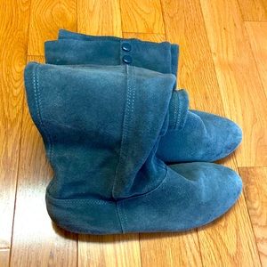 Gray Chinese Laundry tall boots in good condition. Size 9.5